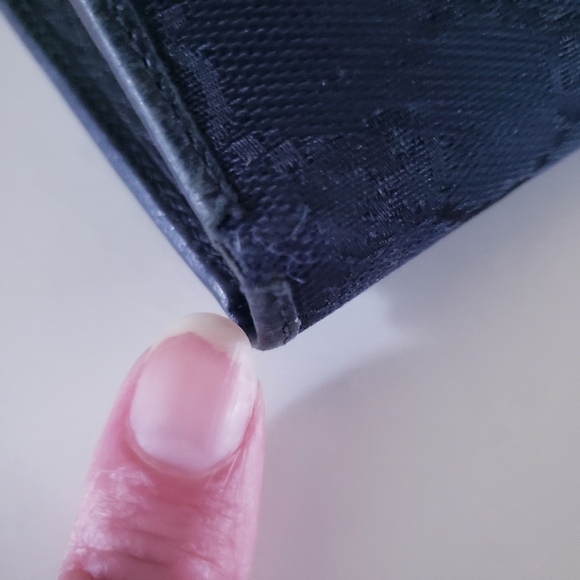 Gucci Black/Black  GG Canvas and Leather Abbey D Ring Compact Wallet - Picture 9 of 16